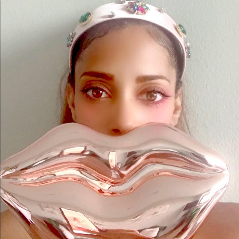 Prizzy Lip Clutch
